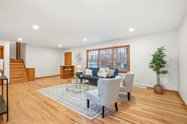 420 Terrace Rd, Iowa City, IA 52245