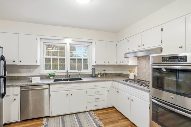 420 Terrace Rd, Iowa City, IA 52245