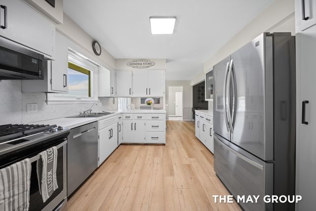 6590 Division Avenue NE, Comstock Park, MI 49321