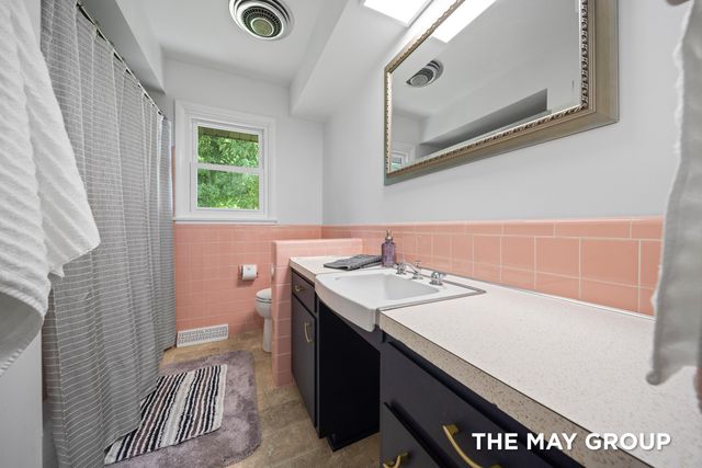 6590 Division Avenue NE, Comstock Park, MI 49321