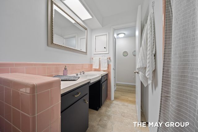 6590 Division Avenue NE, Comstock Park, MI 49321