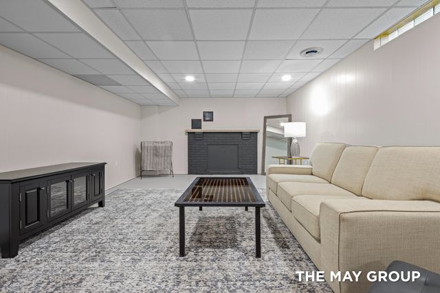 6590 Division Avenue NE, Comstock Park, MI 49321