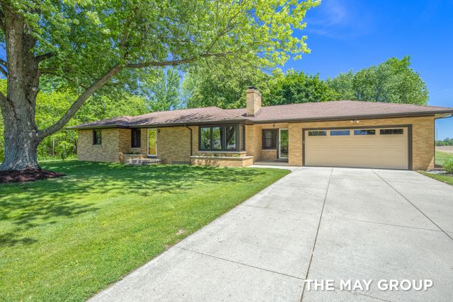 6590 Division Avenue NE, Comstock Park, MI 49321