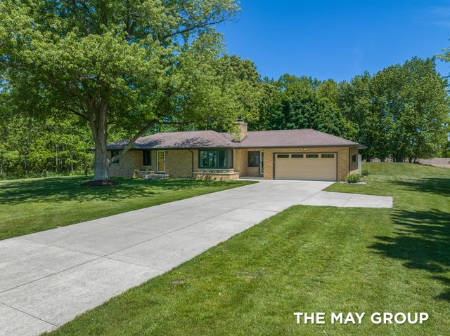 6590 Division Avenue NE, Comstock Park, MI 49321