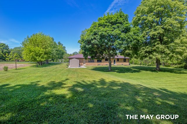 6590 Division Avenue NE, Comstock Park, MI 49321