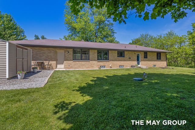 6590 Division Avenue NE, Comstock Park, MI 49321