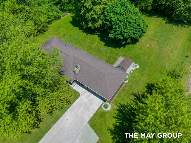 6590 Division Avenue NE, Comstock Park, MI 49321