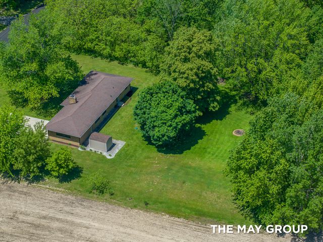 6590 Division Avenue NE, Comstock Park, MI 49321