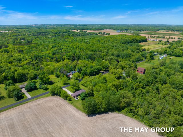 6590 Division Avenue NE, Comstock Park, MI 49321