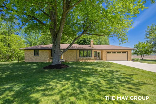 6590 Division Avenue NE, Comstock Park, MI 49321