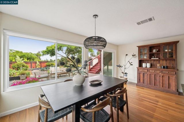 203 Radnor Court, Benicia, CA 94510