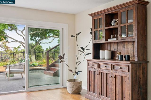 203 Radnor Court, Benicia, CA 94510