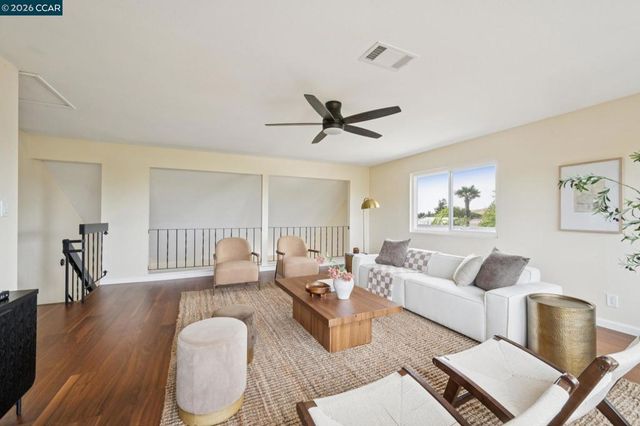 203 Radnor Court, Benicia, CA 94510