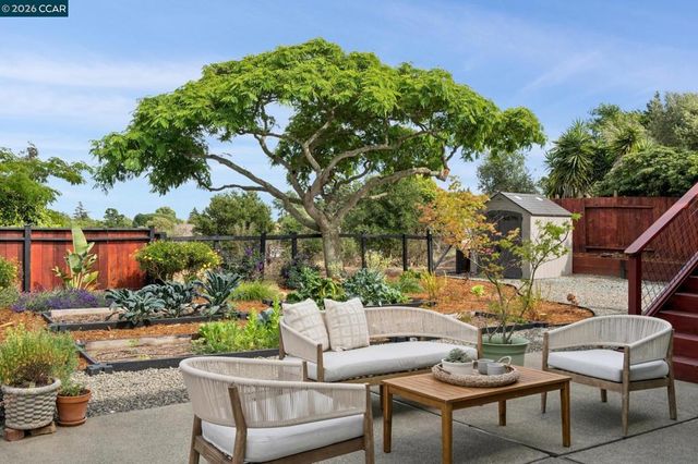 203 Radnor Court, Benicia, CA 94510