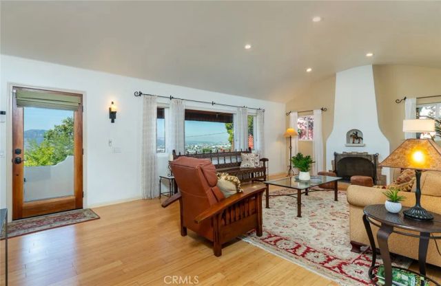 1404 Corona Drive, Glendale, CA 91205