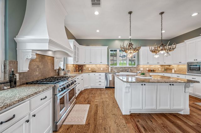 1007 Wax Wing Cove, Graford, TX 76449