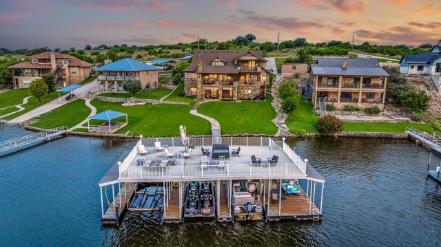 1007 Wax Wing Cove, Graford, TX 76449