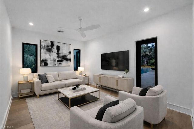 3891 Brynwood DR, Naples, FL 34119