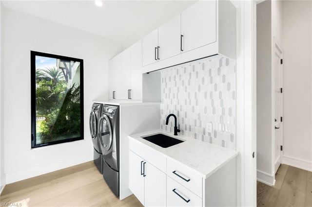 3891 Brynwood DR, Naples, FL 34119