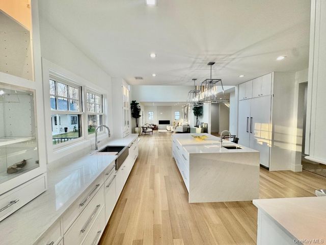 69 Jagger Lane, Westhampton, NY 11977