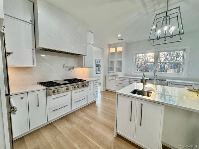 69 Jagger Lane, Westhampton, NY 11977