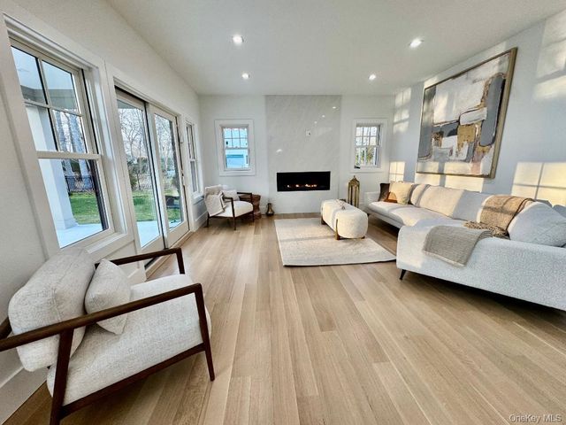69 Jagger Lane, Westhampton, NY 11977