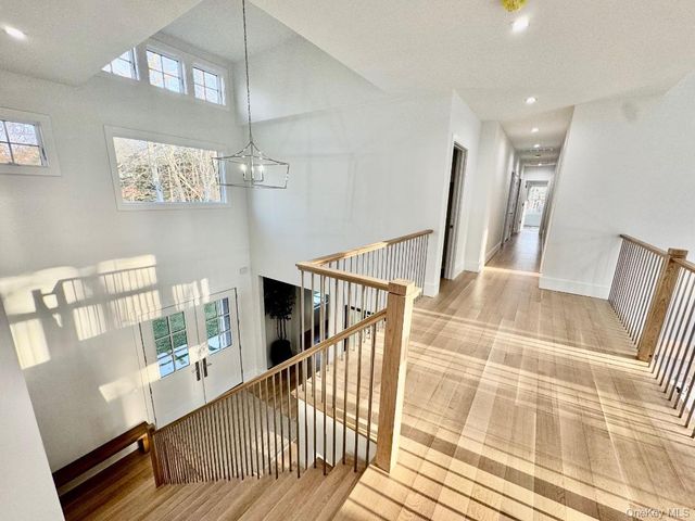 69 Jagger Lane, Westhampton, NY 11977