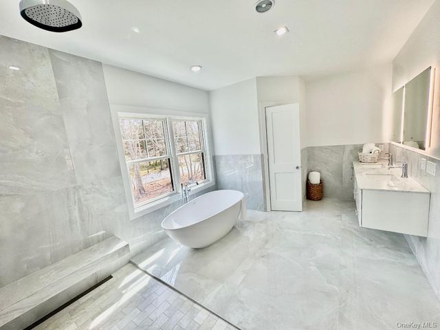 69 Jagger Lane, Westhampton, NY 11977
