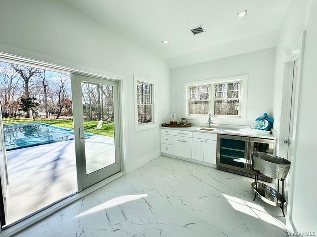 69 Jagger Lane, Westhampton, NY 11977