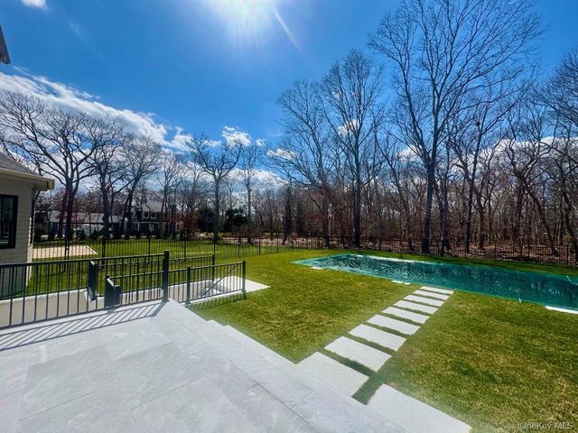 69 Jagger Lane, Westhampton, NY 11977
