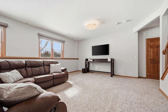 518 Pamela Lane, Hudson, WI 54016