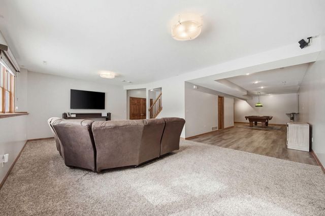 518 Pamela Lane, Hudson, WI 54016