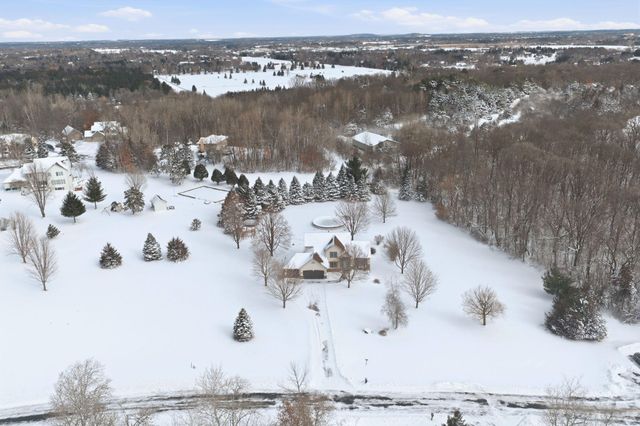 518 Pamela Lane, Hudson, WI 54016