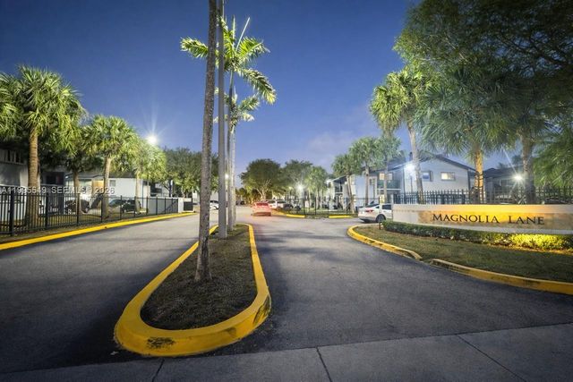 7423 SW 152ND AVE 10-103, Miami, FL 33193