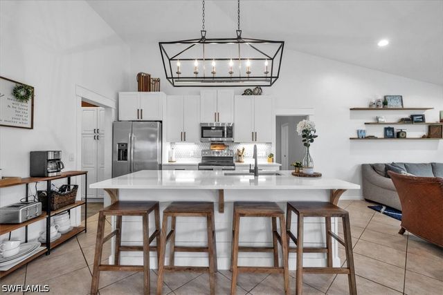 488 Henley DR, Naples, FL 34104