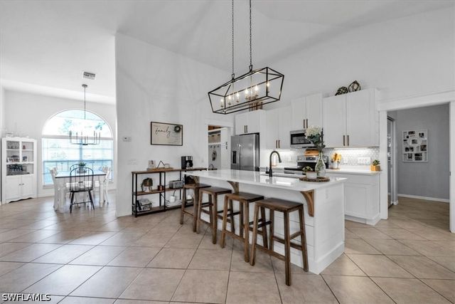 488 Henley DR, Naples, FL 34104