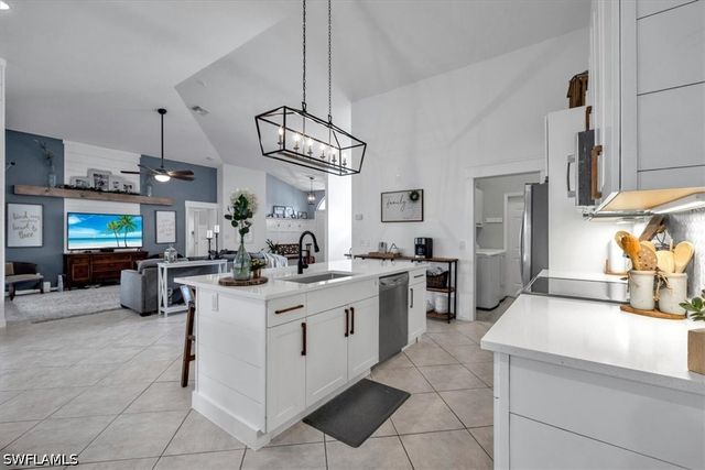 488 Henley DR, Naples, FL 34104