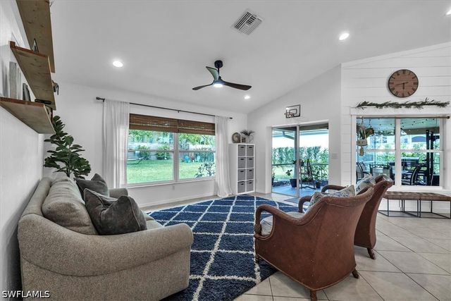 488 Henley DR, Naples, FL 34104