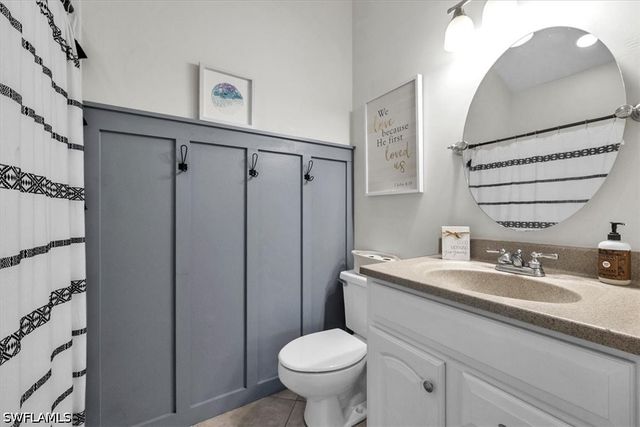 488 Henley DR, Naples, FL 34104