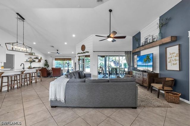 488 Henley DR, Naples, FL 34104