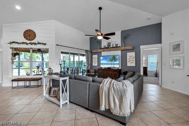 488 Henley DR, Naples, FL 34104