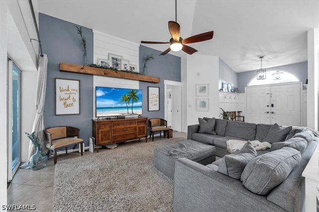 488 Henley DR, Naples, FL 34104