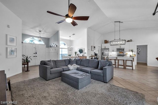 488 Henley DR, Naples, FL 34104