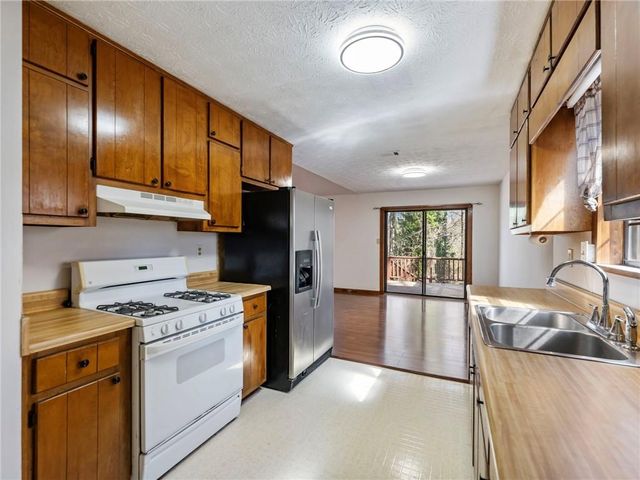 1805 Danielle Place, Lawrenceville, GA 30043