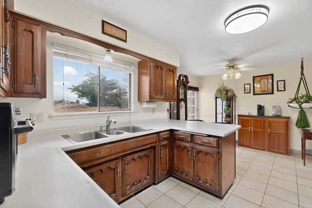 12110 Princess Jeanne Avenue NE, Albuquerque, NM 87112