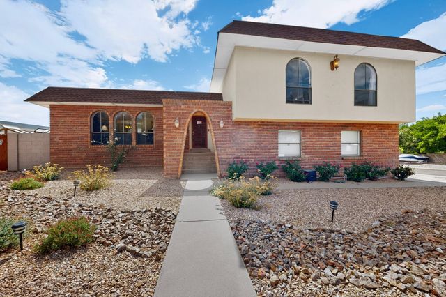 12110 Princess Jeanne Avenue NE, Albuquerque, NM 87112