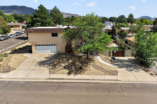12110 Princess Jeanne Avenue NE, Albuquerque, NM 87112
