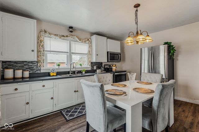 2711 22nd Street, Columbus, IN 47201