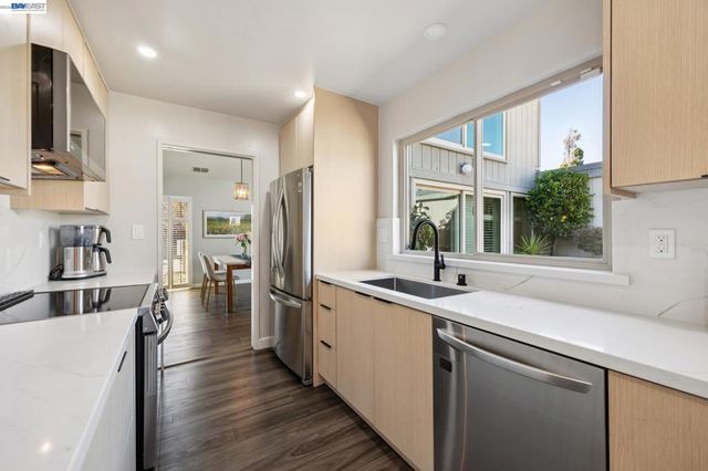 3430 Camanoe Ln, Alameda, CA 94502