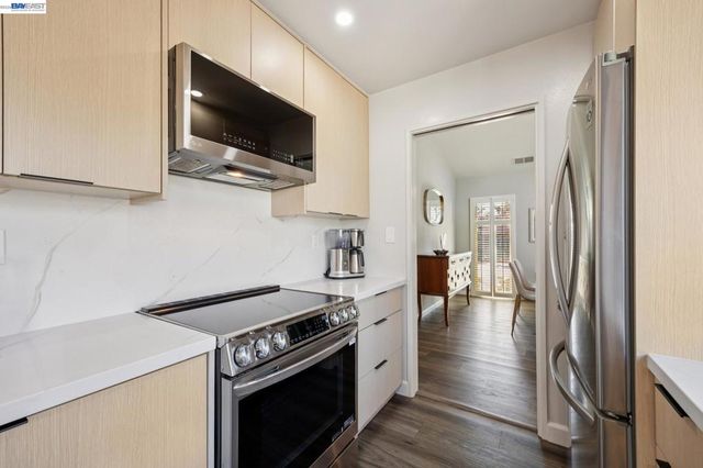 3430 Camanoe Ln, Alameda, CA 94502